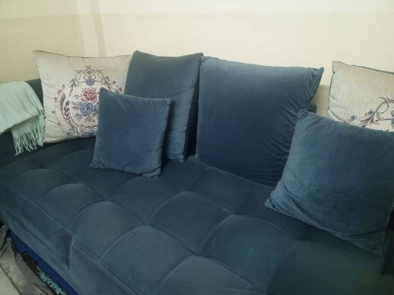 L shape Sofa 0