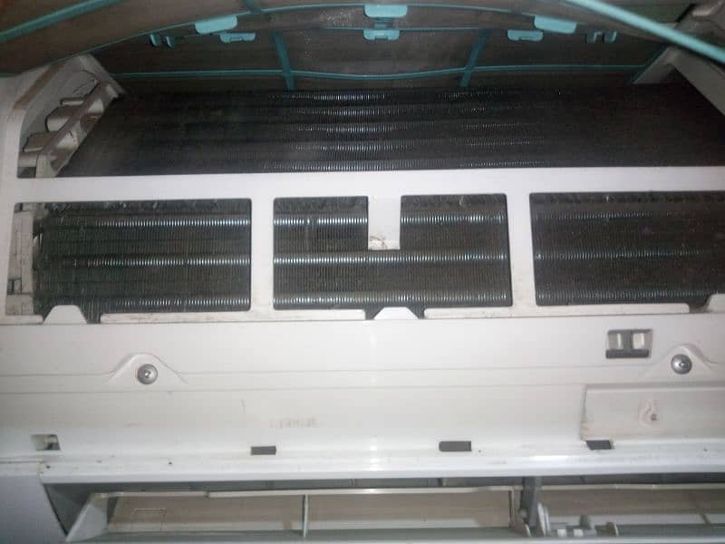 1.5 inverter AC . heet and cool 85000 0