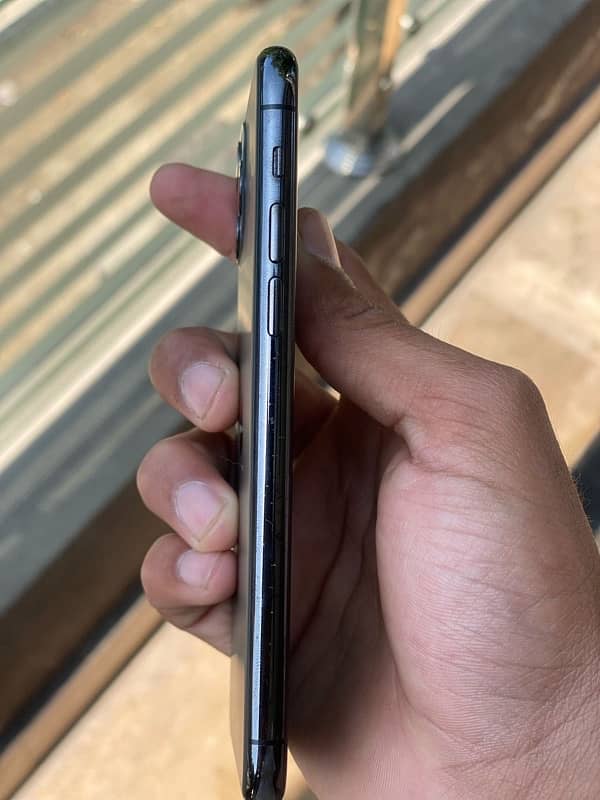 iPhone 11 Pro non pta 2