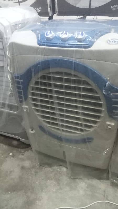 pure plastic body coolers 5