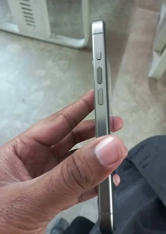 iPhone 15 pro max 256/GB non pta factory unlock 2