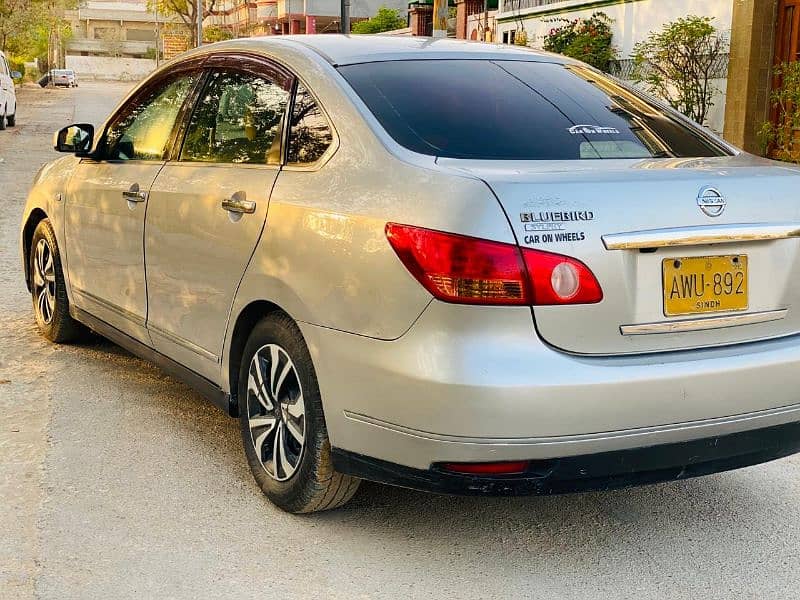 Nissan Bluebird Sylphy 2006 | Nissan bluebird in silver for sale 1