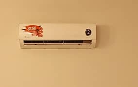 Dawlance 1.5 Ton Inverter AC – Slightly Used, Excellent Condition (10/