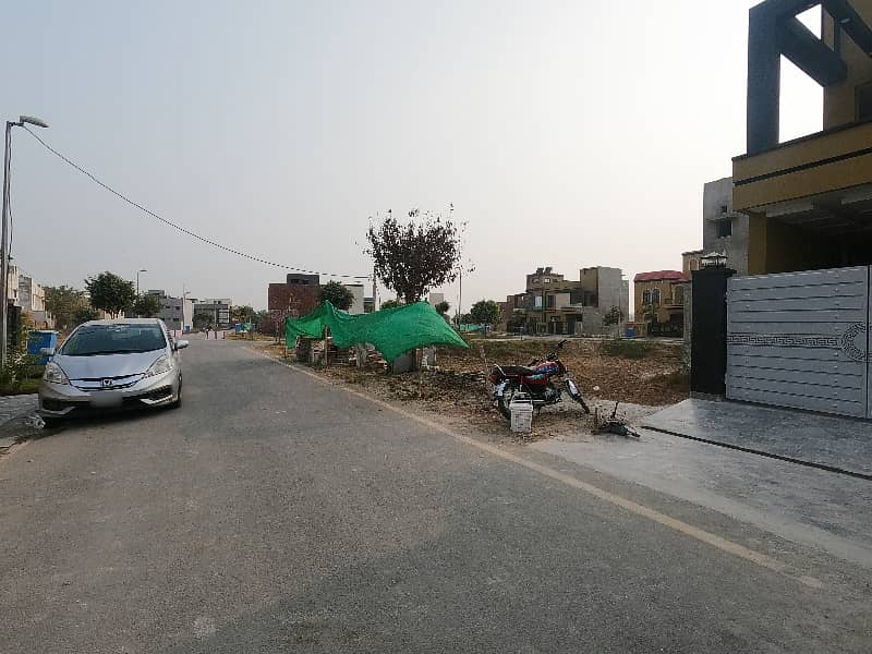 Prime Location House In Bahria Nasheman - Iris For Sale 2