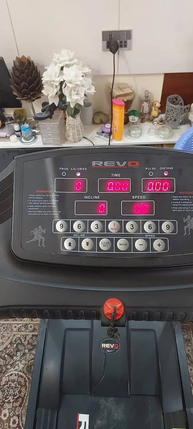 Revo Treadmill / Electronical treadmill / Running machine 03006055405 1