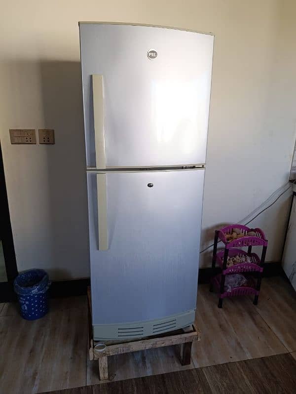 pel fridge refrigerator  2300 lush condition 1