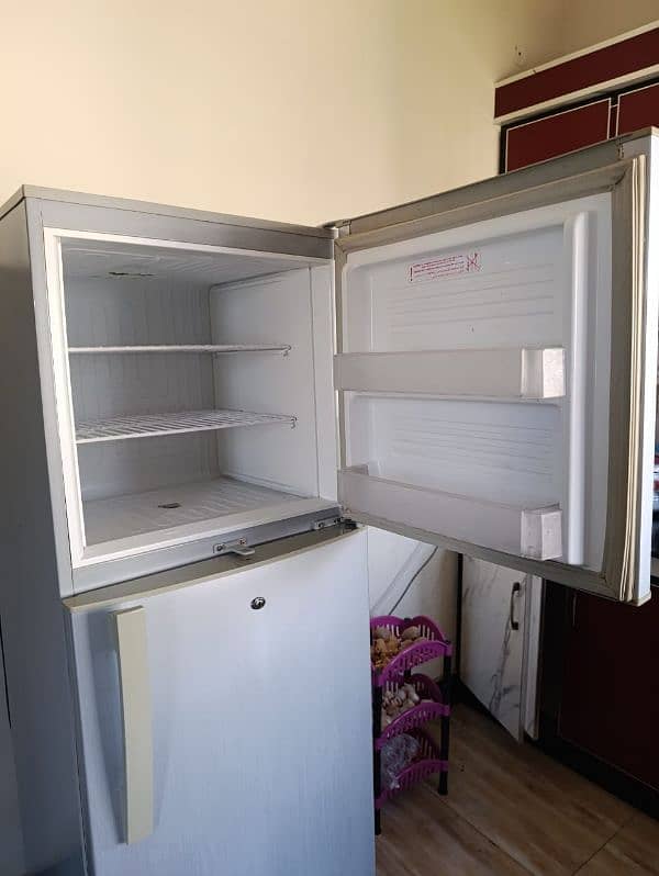 pel fridge refrigerator  2300 lush condition 4