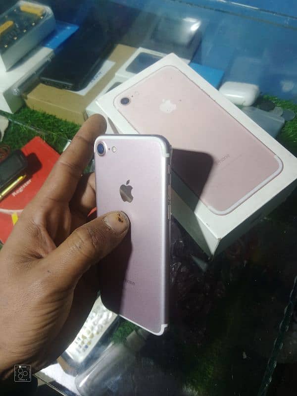 iphone 7 urgent sale 2