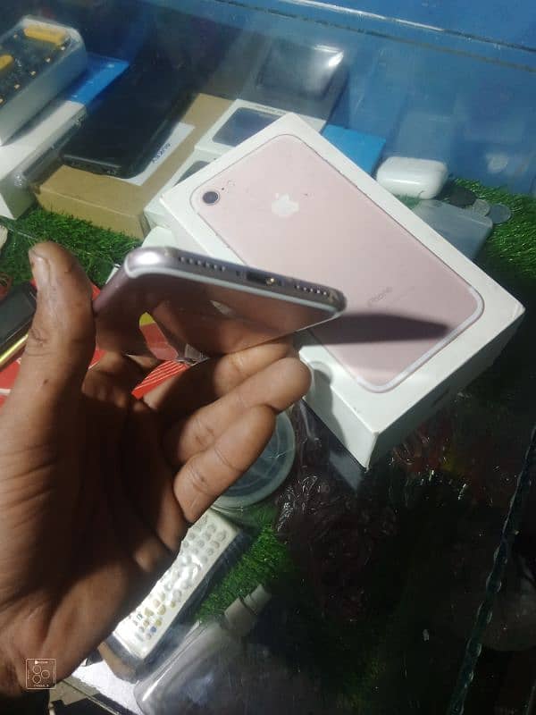 iphone 7 urgent sale 4