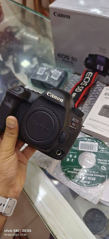 Canon 5D Mark IV With Box 1