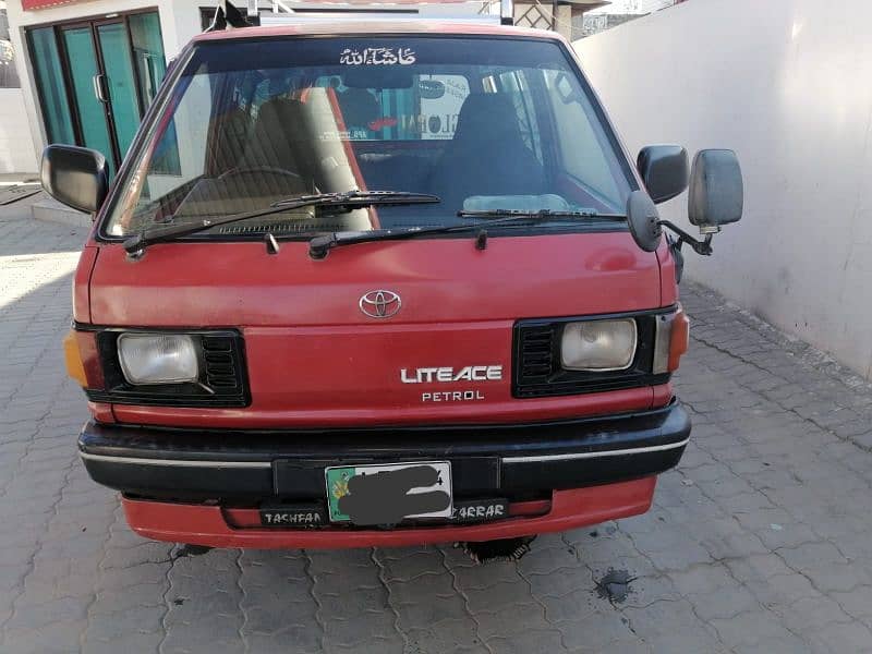 Toyota lite ace 4