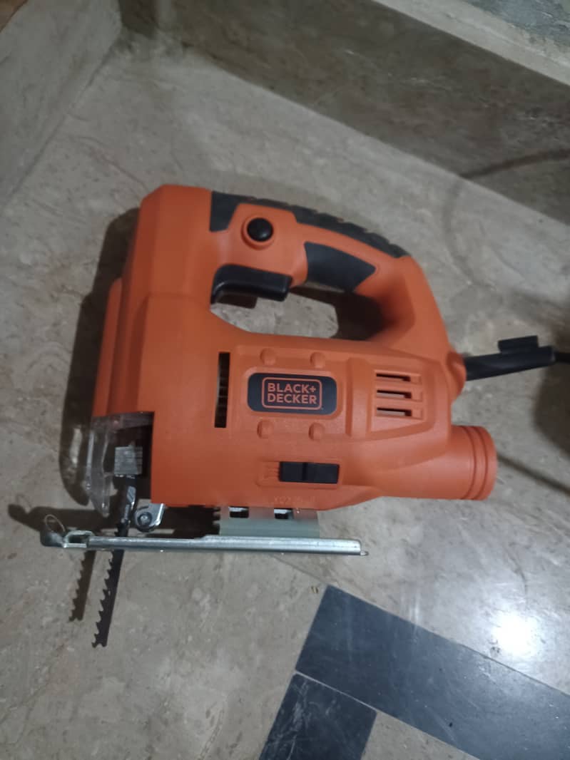 BLACK + DECKER CIRCULAR SAW AND JIGSAEW 6