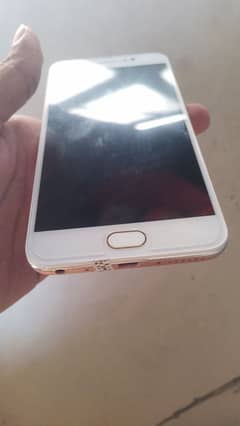 vivo y67  6GB /128GB lush condition 10/10