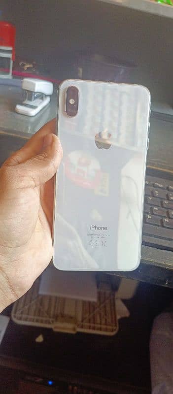 I phone xs Max 256 One sim 3