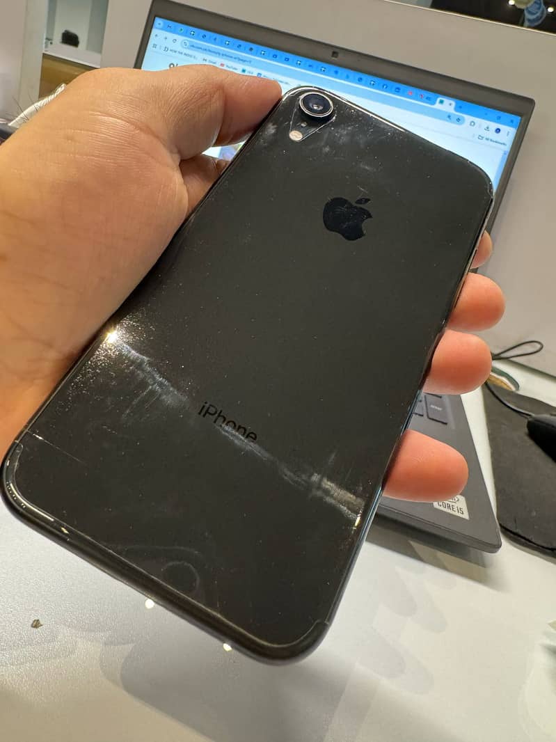 Apple iPhone XR 1