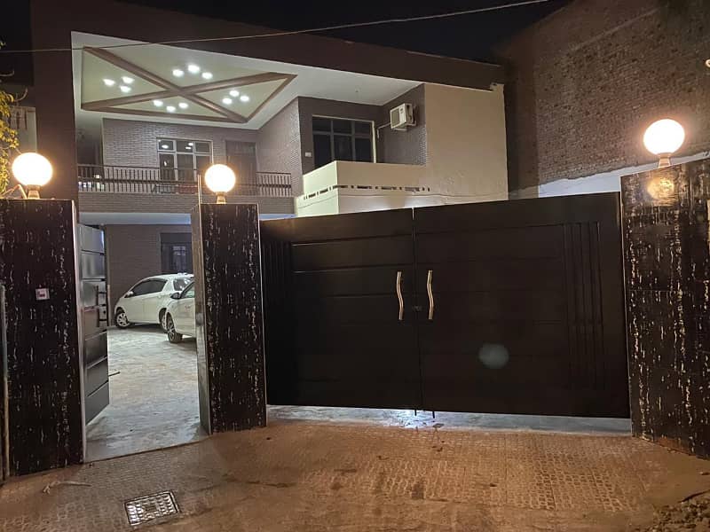 17.5 URGENT AND CHEAP DOUBLE STOREY HOUSE FOR SALE IN A -BLOCK OLD SATELLITE TOWN NEAR SUPERIOIR GROUP OF COLLAGES SARGODHA 8