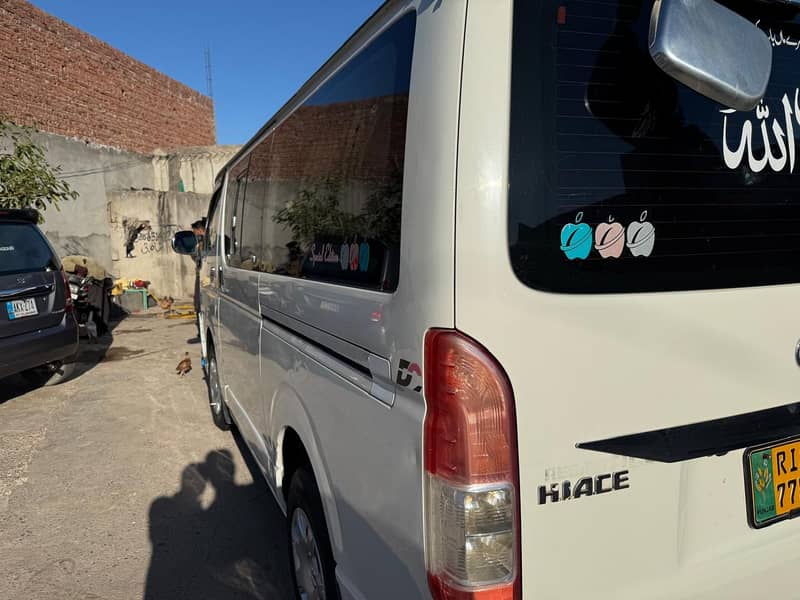 Toyota Hiace 2010 6