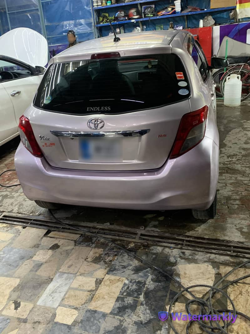 Toyota Vitz 2011 3