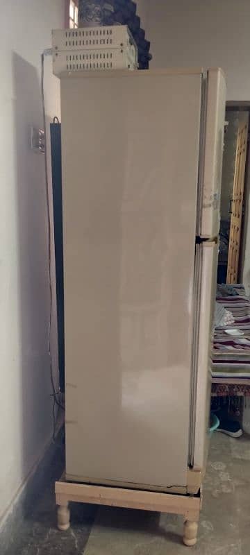 pel medium size refrigerator with 2 door. model 2500jf 1