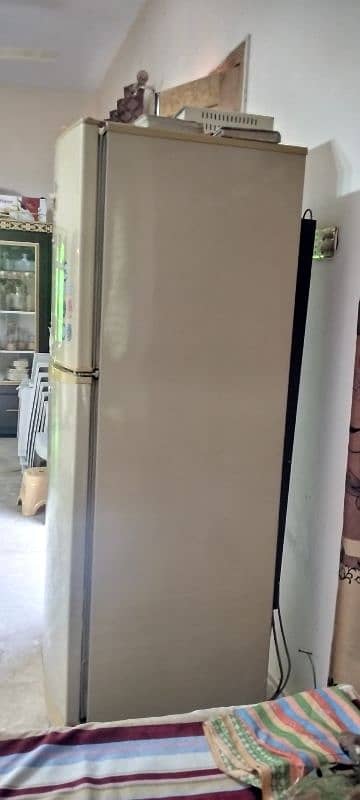 pel medium size refrigerator with 2 door. model 2500jf 2