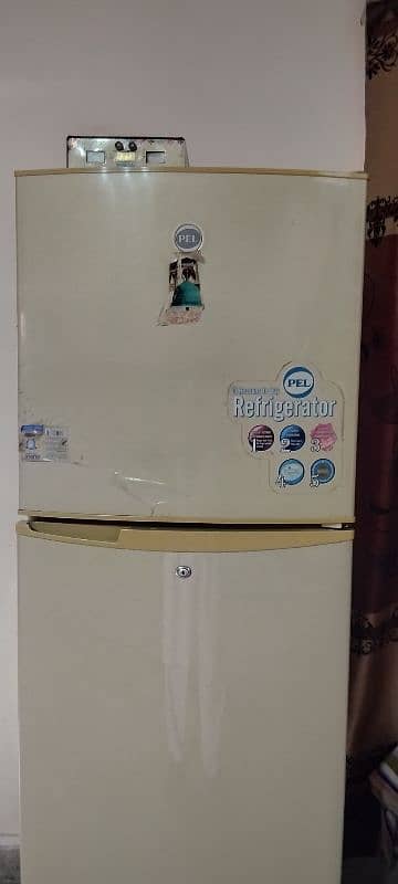 pel medium size refrigerator with 2 door. model 2500jf 6