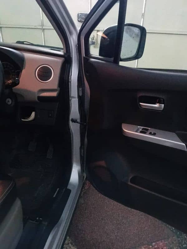 Suzuki Wagon R 2018 12