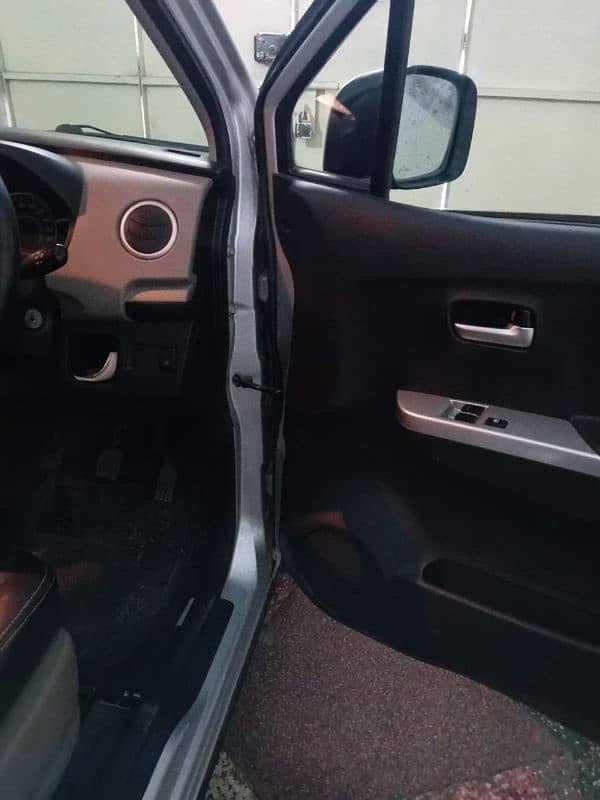 Suzuki Wagon R 2018 16