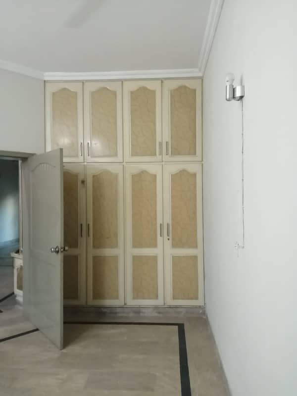 5 marla house 3 bedroom tvl kichan near G1 market 4