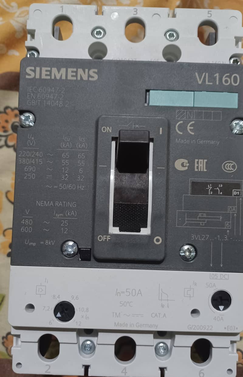 SIEMENS BREAKER 1