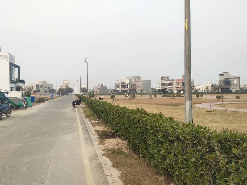 LOW COST 5 MARLA PLOT FOR SALE IN F 1 BLOCK PHASE 2 BAHRIA ORCHARD LAHORE. 9