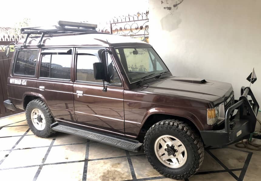 Mitsubishi Pajero 1990 3