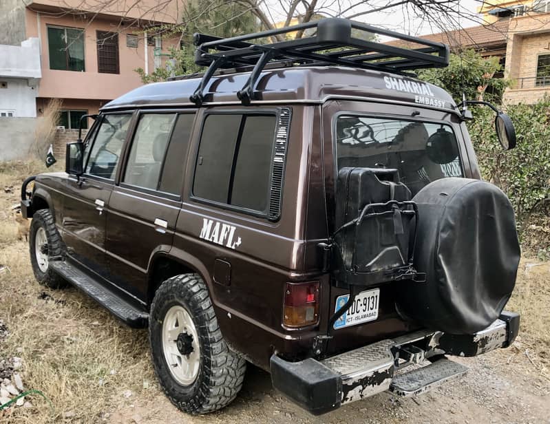 Mitsubishi Pajero 1990 15