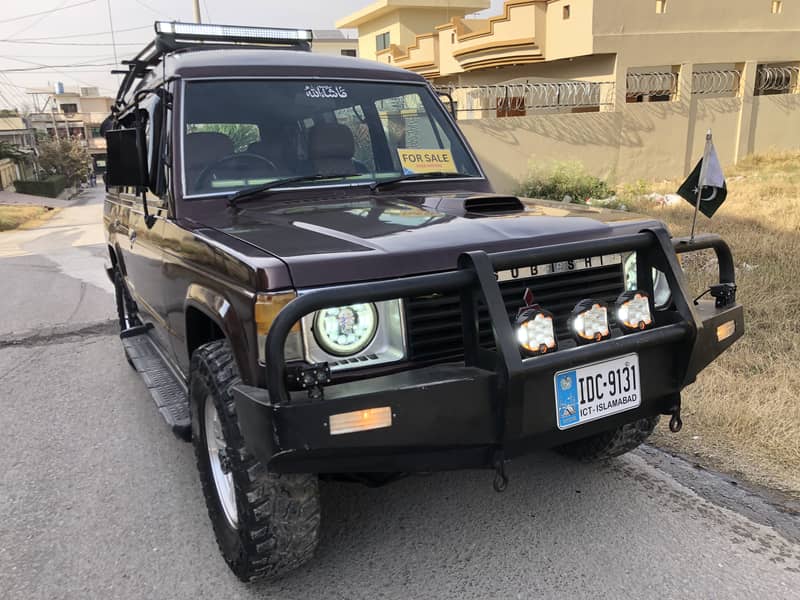 Mitsubishi Pajero 1990 17