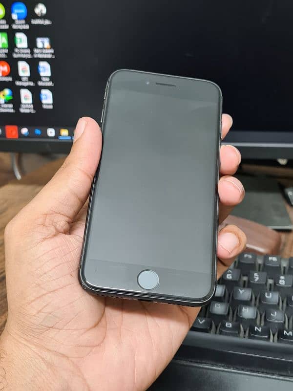 Iphone 8 Condition 10/10 64GB/Non PTA 2