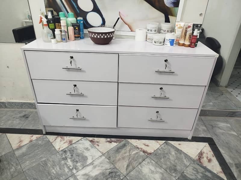 6 Drawer Dressing Table in White 1