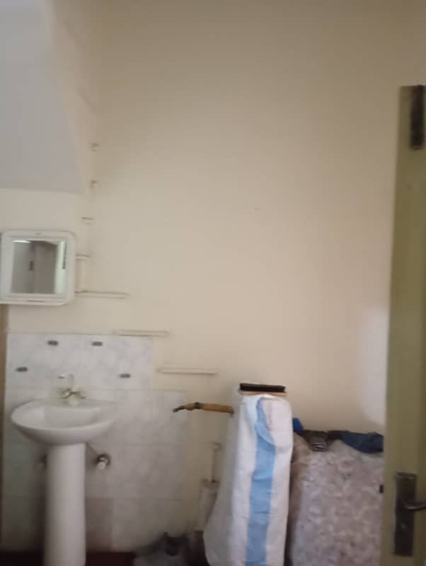 3.5 Marla Lower Portion for Rent in Johar Town Near Imporium Mall for Family 4