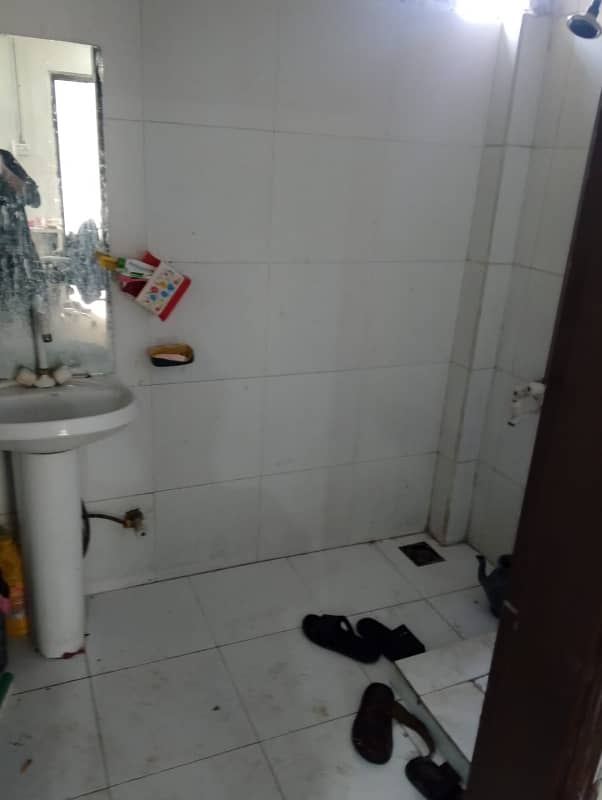 1 Bed Flat with Tv loun for Rent in Johar town for Bachelor + office (Student + Job holder) 3