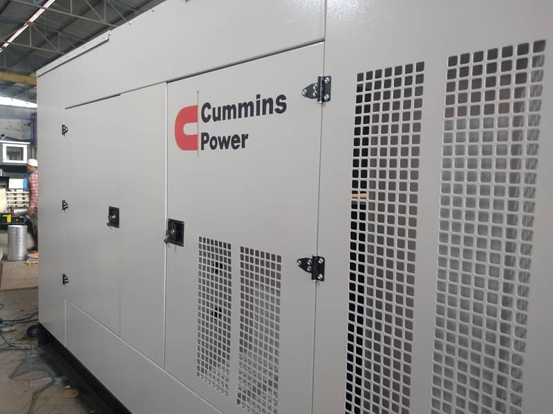 250 kVA Cummins Generator – 6LTA Engine | Stamford Alternator 1