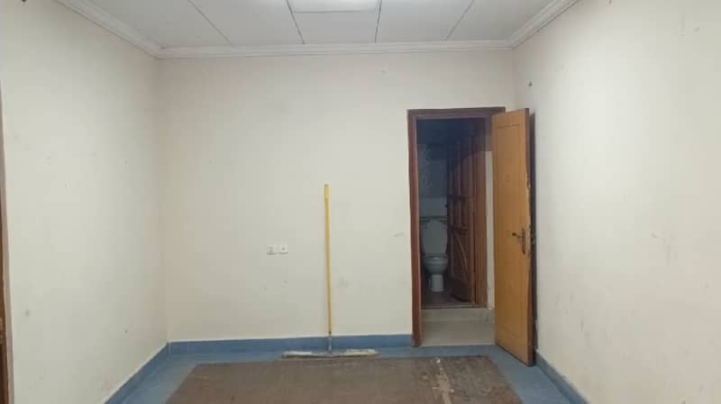 8 Marla 4th Floor Office With Elevator For Rent In DHA Phase 3,Block Y, Lahore. 2