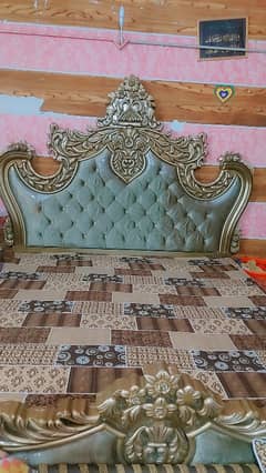 bed set dressing and side table