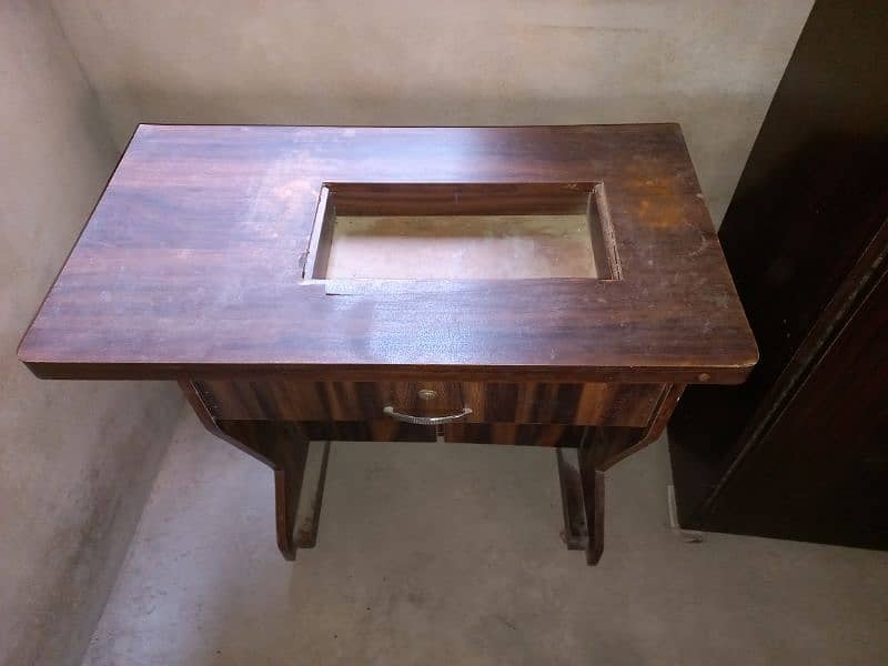 Wooden Sewing Machine Table – Sturdy & Functional 0