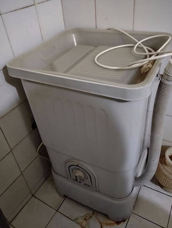 super aisa company washing machine perfect running condition 1