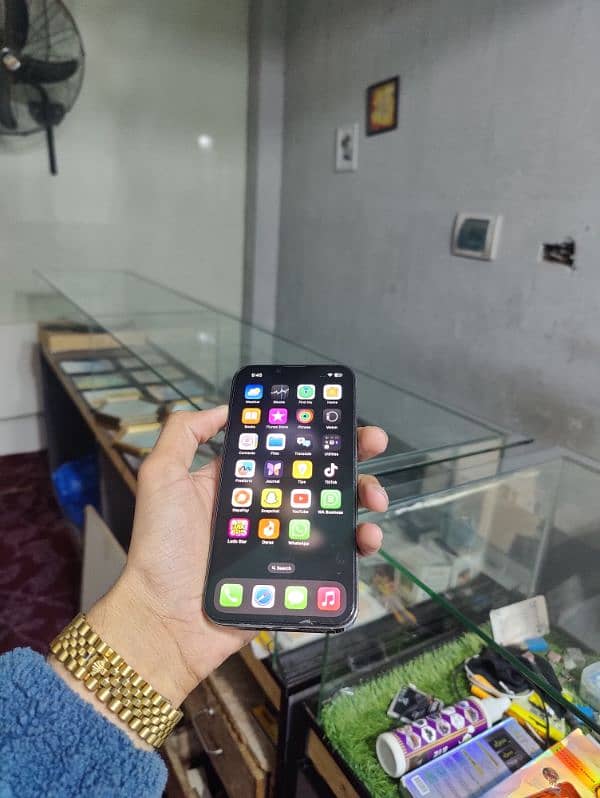 iphone 13pro non pt ajv 1