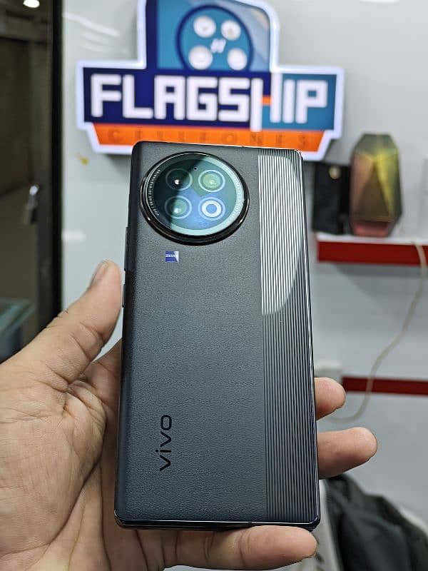 VIVO XFOLD 2 FOLDABLE HERO FROM VIVO 2