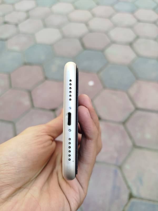 Iphone 11, Non Pta, 64 GB, White 4