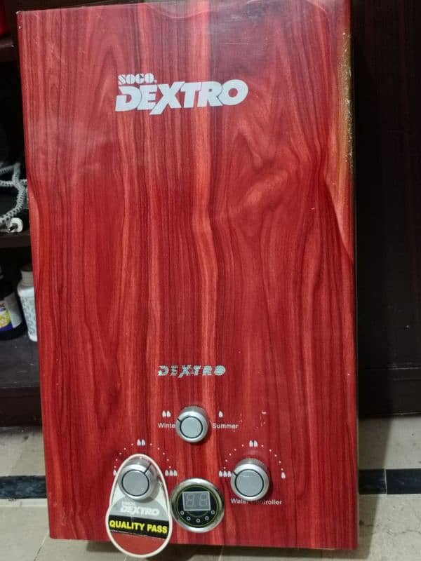 Sogo dextro geyser in good condition no any fault.  Capacity: 6Ltr I 0