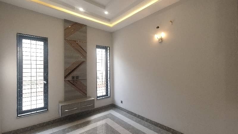 562 Square Feet House In GT Road For Sale At Good Location 6