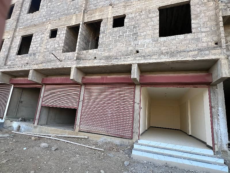 Ready Shop Available For Sale Near 4k Chowrangi (300sqft) 10