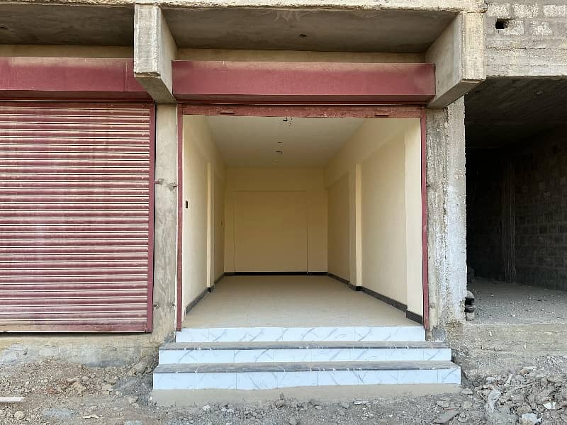 Ready Shop Available For Sale Near 4k Chowrangi (300sqft) 1