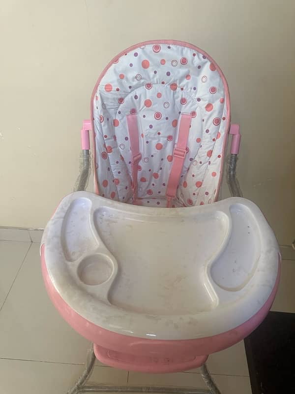 brand new baby high chair in packing 10/10 condition 1